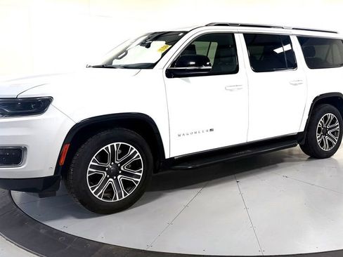 Used 2024 Jeep Wagoneer L Series II RWD image 7