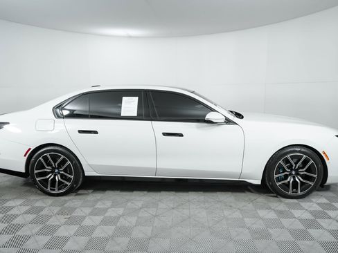 Used 2023 BMW 740i w/ Parking Assistance Package image 66