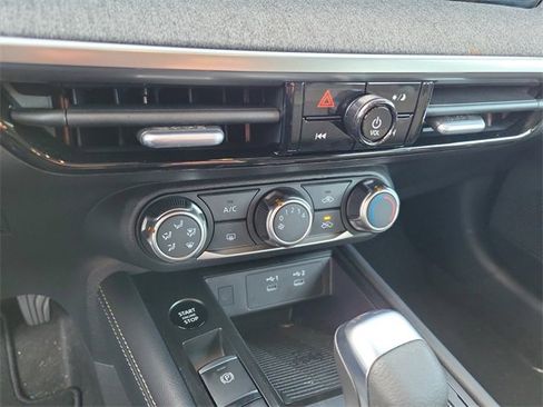 Used 2025 Nissan Kicks SV w/ Interior Electronics Package image 22