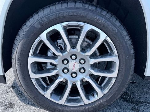 Used 2021 GMC Acadia Denali w/ Denali Technology Package image 35