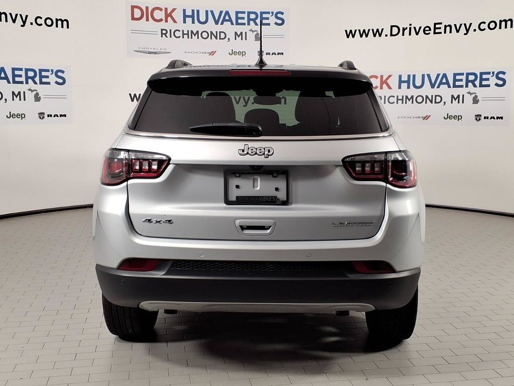Used 2024 Jeep Compass Limited AWD/4WD image 5