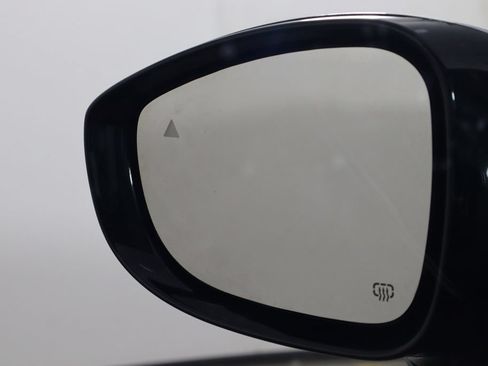 Used 2025 Chrysler Pacifica Limited FWD image 30