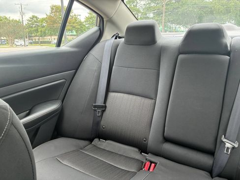 Used 2025 Nissan Altima 2.5 SV FWD image 35