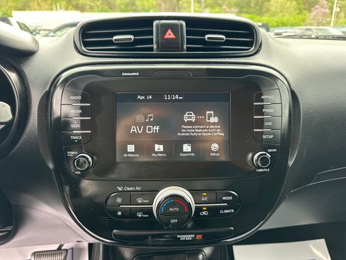 Used 2019 Kia Soul + FWD image 14
