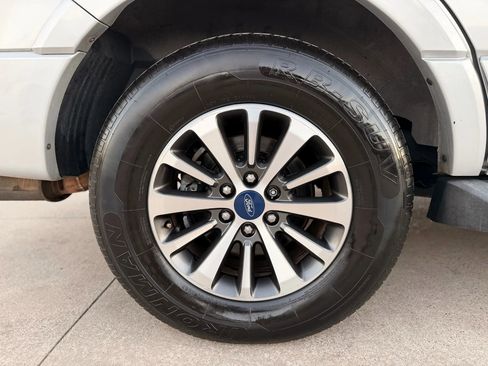 Used 2015 Ford Expedition XLT w/ Equipment Group 201A image 18