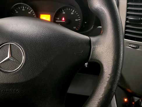 Used 2017 Mercedes-Benz Sprinter 2500 image 22