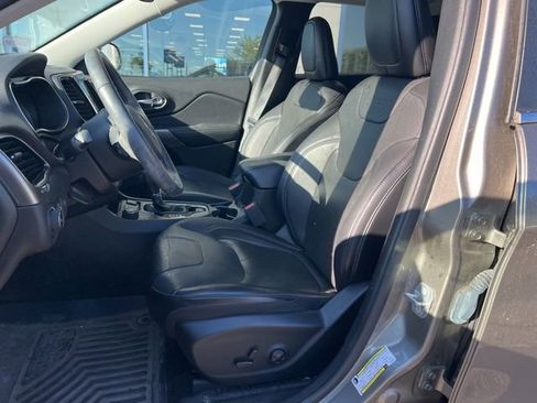 Used 2019 Jeep Cherokee Limited AWD/4WD image 11