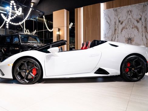 Used 2023 Lamborghini Huracan EVO image 38