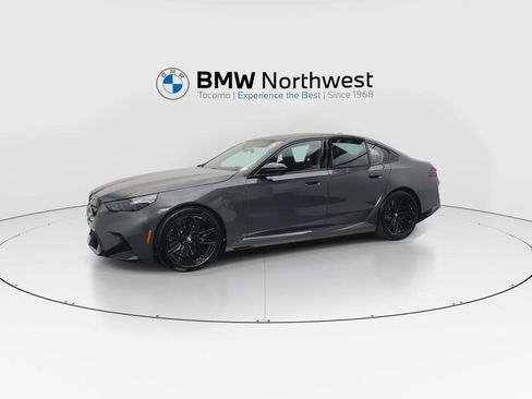 New 2027 BMW M5 w/ Executive Package AWD/4WD image 9
