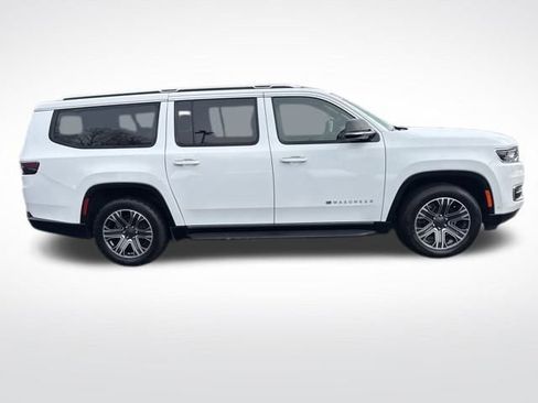 Used 2023 Jeep Wagoneer L Series II image 6