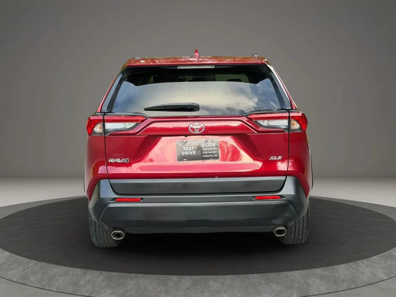 Used 2020 Toyota RAV4 XLE FWD image 5