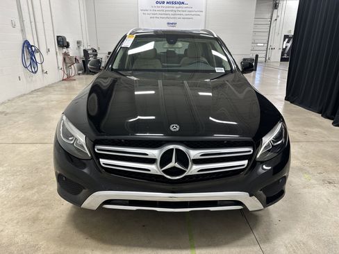Used 2017 Mercedes-Benz GLC 300 300 4MATIC image 3