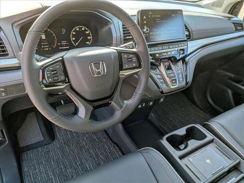New 2026 Honda Odyssey Touring image 3