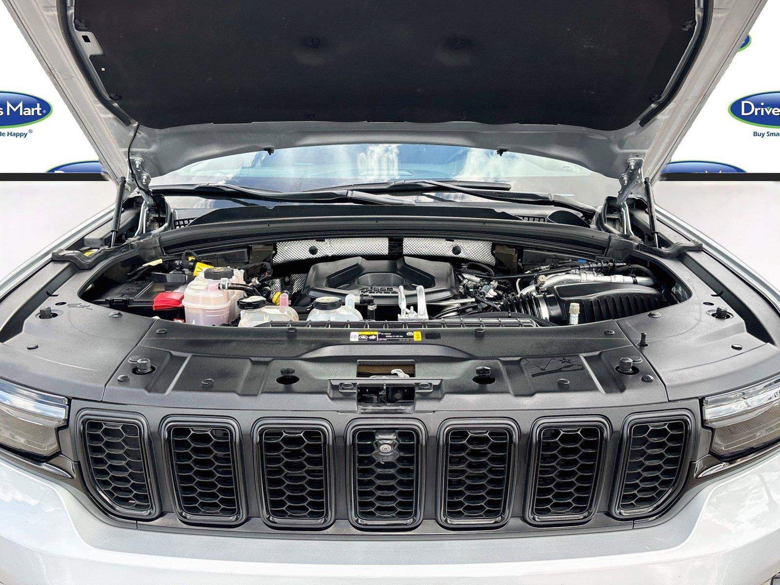 Used 2023 Jeep Grand Cherokee Trailhawk AWD/4WD image 32