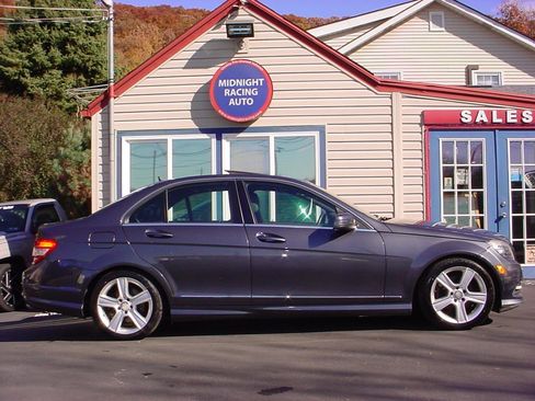 Used 2011 Mercedes-Benz C 300 4MATIC Sedan image 5