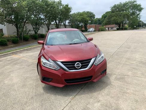 Used 2017 Nissan Altima 2.5 S w/ Power Driver Seat Package FWD image 4