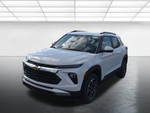 New 2026 Chevrolet TrailBlazer LT w/ Convenience Package FWD image 2