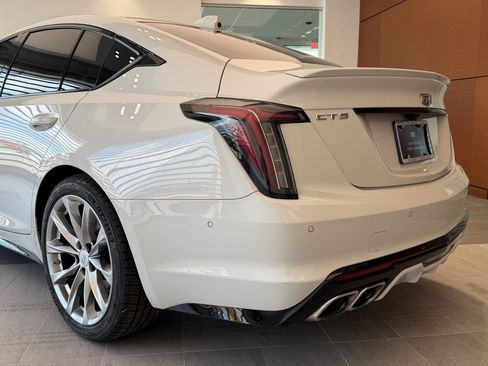 Used 2023 Cadillac CT5 V w/ Platinum Package RWD image 29