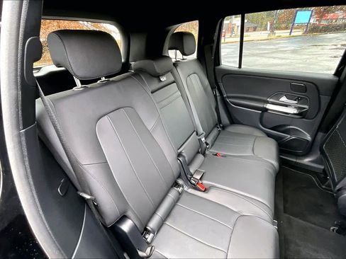 Used 2025 Mercedes-Benz GLB 250 image 21