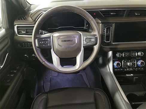 Used 2023 GMC Yukon Denali image 14