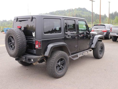 Used 2017 Jeep Wrangler Freedom Edition AWD/4WD image 5