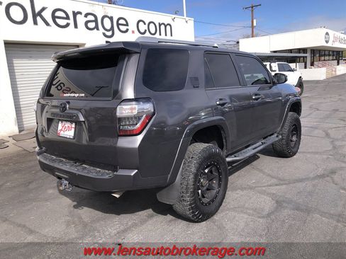 Used 2018 Toyota 4Runner SR5 image 10