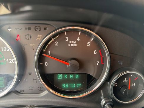 Used 2017 Jeep Wrangler Unlimited Sahara w/ Dual Top Group image 47