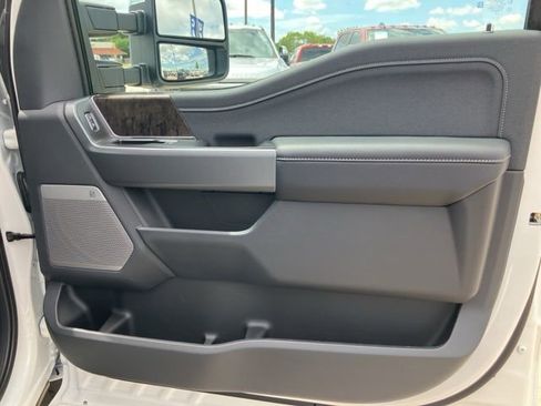 New 2025 Ford F250 Lariat w/ Lariat Ultimate Package image 16