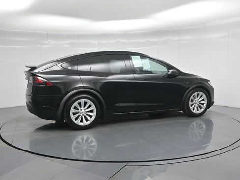 Used 2018 Tesla Model X 75D image 26