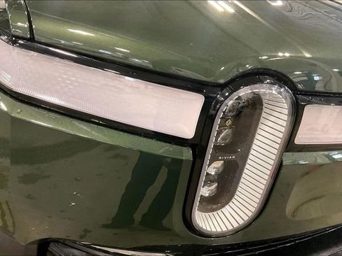 Used 2023 Rivian R1S Adventure AWD/4WD image 28