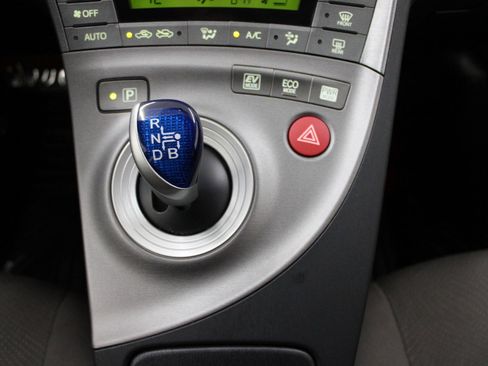 Used 2015 Toyota Prius Three image 25