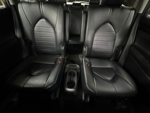 Used 2023 Toyota Highlander XLE FWD image 15