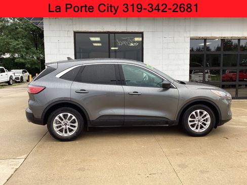 Used 2022 Ford Escape SE FWD image 3