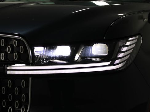 New 2026 Lincoln Navigator Reserve image 65