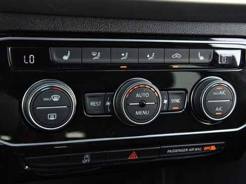 Certified 2023 Volkswagen Atlas SE FWD image 15