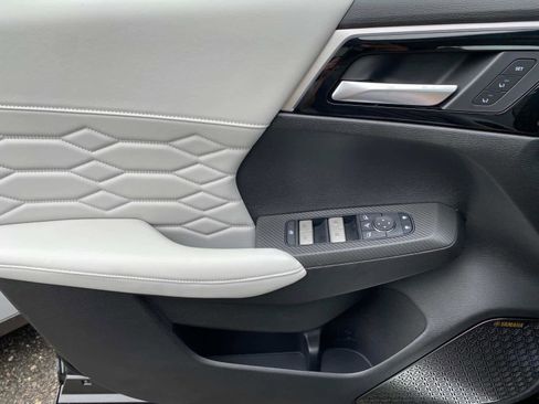 New 2025 Mitsubishi Outlander AWD image 18