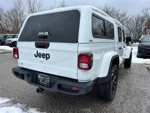 Used 2024 Jeep Gladiator Sport image 3