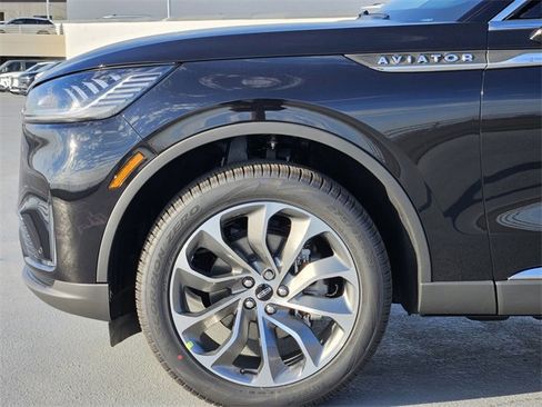 New 2026 Lincoln Aviator Reserve image 9