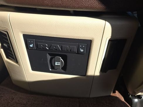 Used 2016 RAM 2500 Laramie w/ Convenience Group AWD/4WD image 6