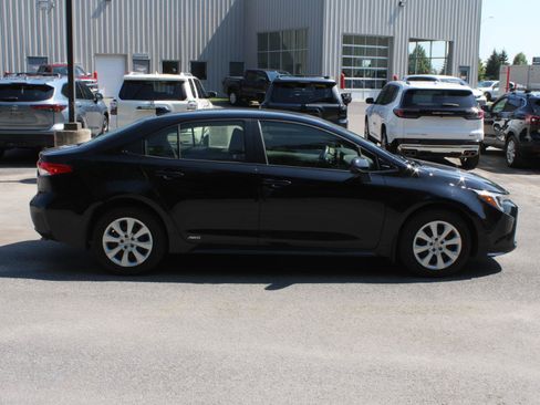 Used 2023 Toyota Corolla LE w/ Carpet Mat Package (TMS) AWD/4WD image 4
