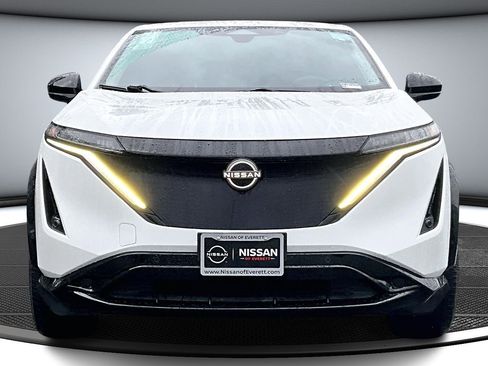 Used 2023 Nissan Ariya AWD image 2