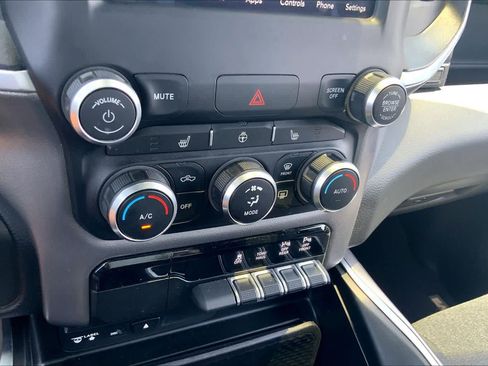 Used 2019 RAM 1500 Big Horn AWD/4WD image 33