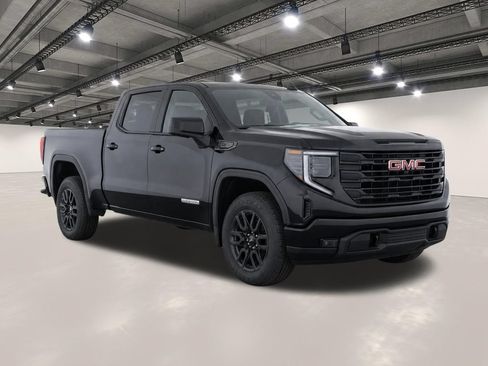 Used 2023 GMC Sierra 1500 Elevation RWD image 2