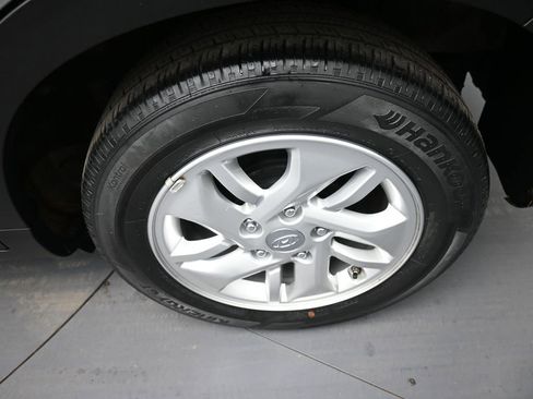 Used 2023 Hyundai Venue SE w/ Cargo Package image 15