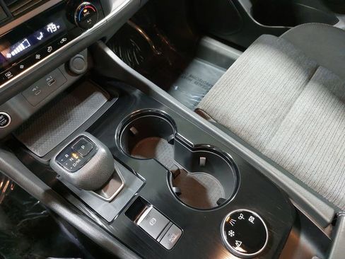 Certified 2023 Nissan Rogue SV image 24