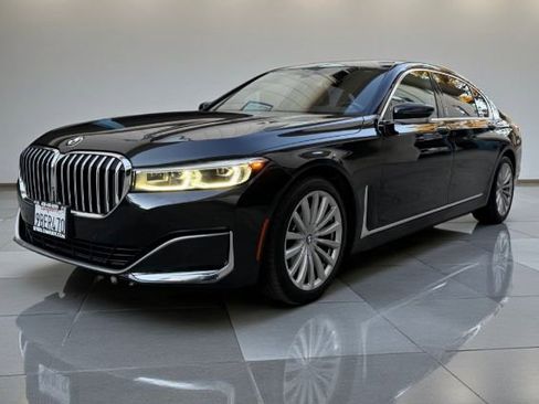 Used 2020 BMW 740i w/ Premium Package image 1