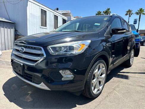 Used 2019 Ford Escape Titanium FWD image 4