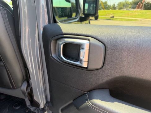 Used 2020 Jeep Gladiator Overland AWD/4WD image 35