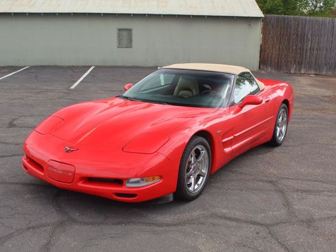 Used 1999 Chevrolet Corvette Convertible w/ Memory Pkg RWD image 3