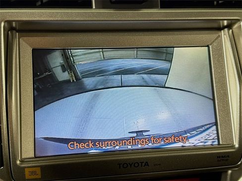 Used 2013 Toyota 4Runner Limited image 39